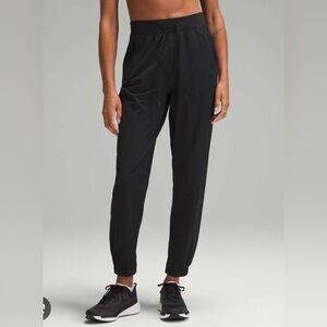 Lululemon License to Train high rise pant